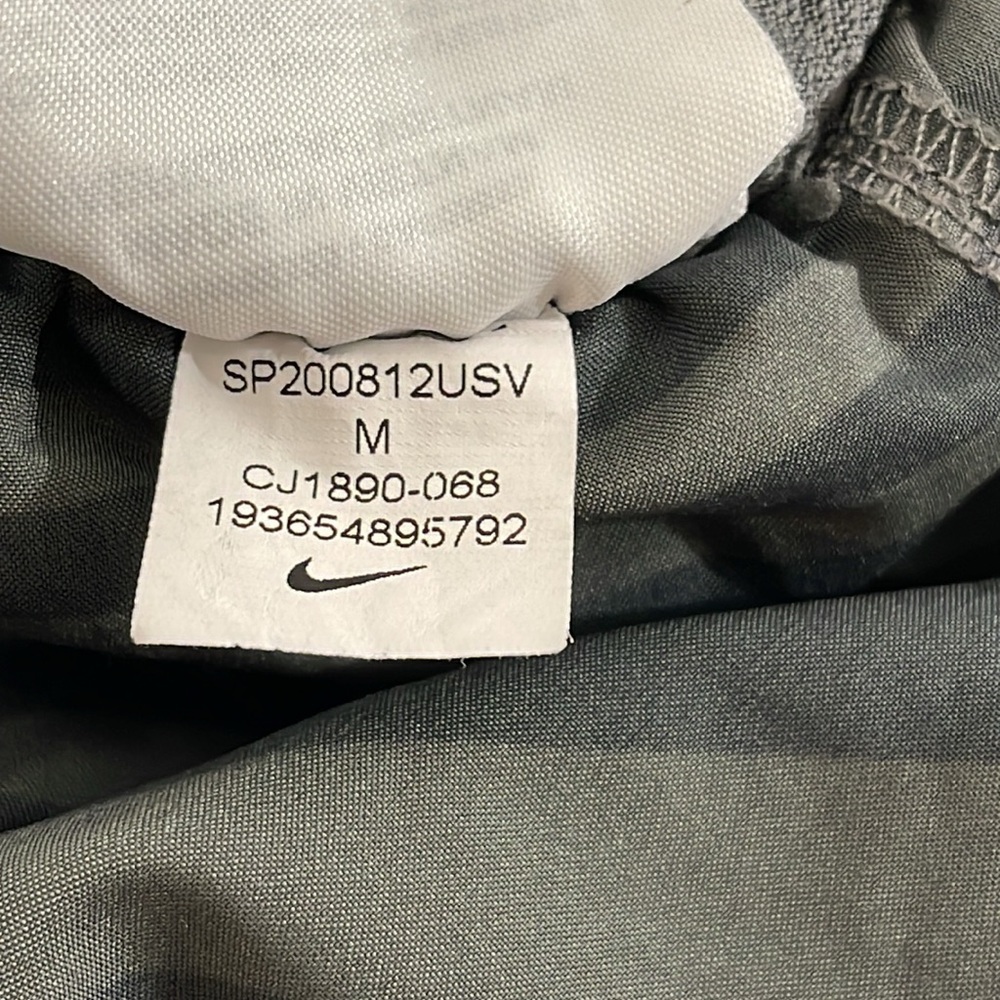 NIKE TEMPO LUX RUNWAY SHORT GREY Adjustable Waist & Back Zipper Pocket Size M - Picture 9 of 11
